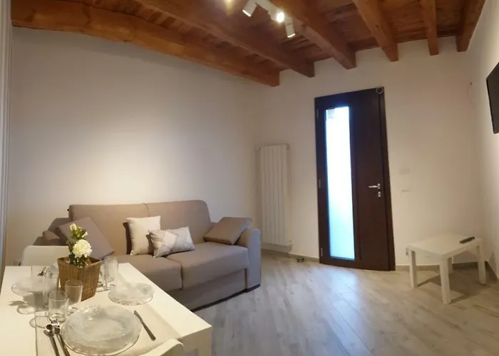 Casa Margo 4* مونريالي