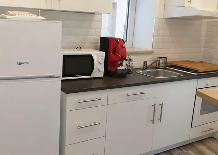 Casa Margo 4* مونريالي