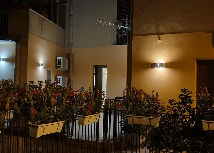 Casa Margo مونريالي